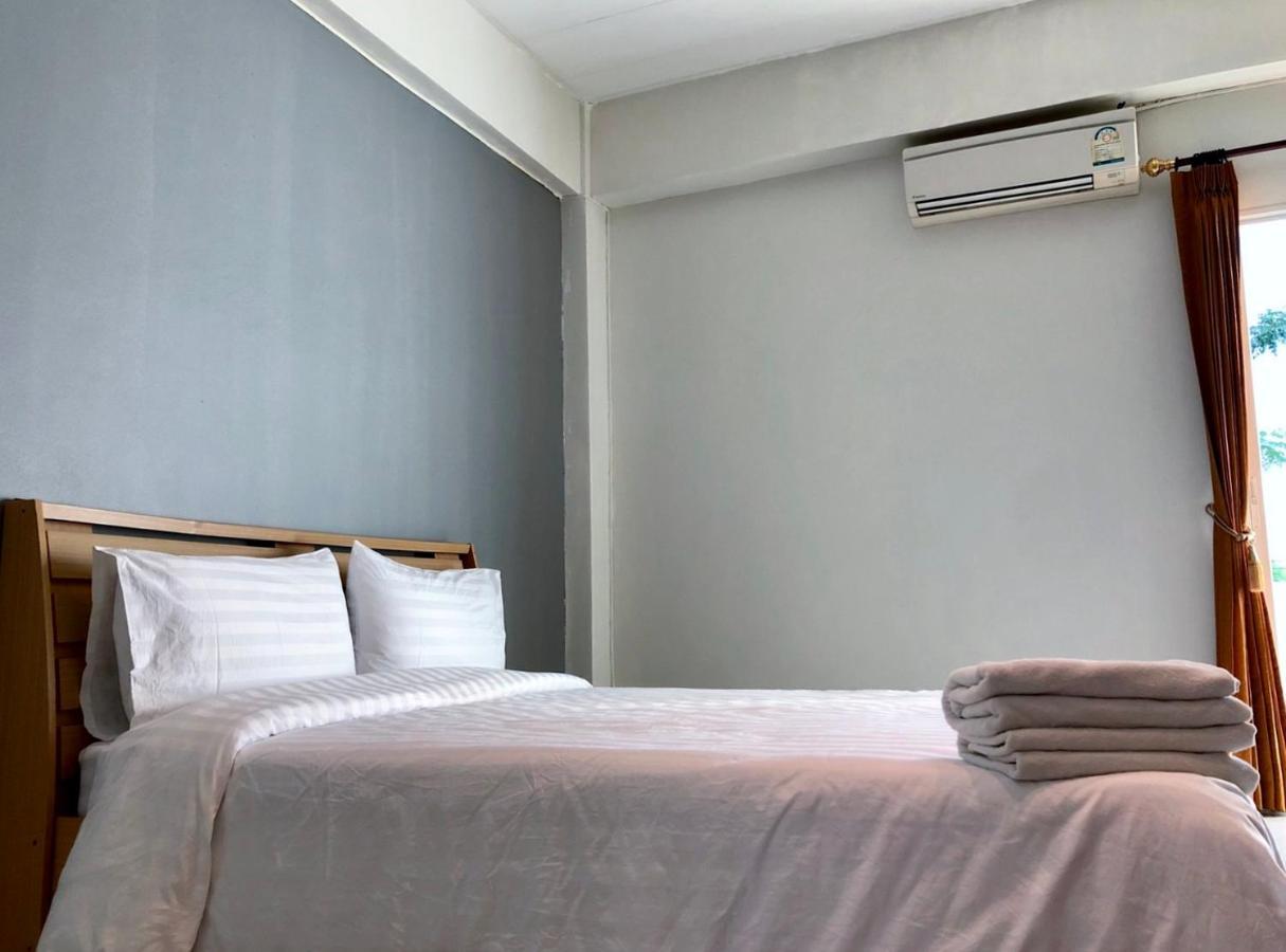Uh Hostel Bangsaen Esterno foto