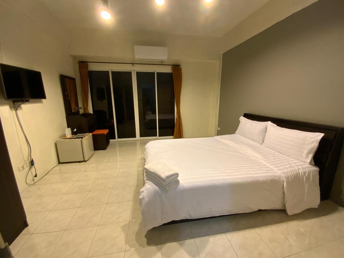 Uh Hostel Bangsaen Esterno foto