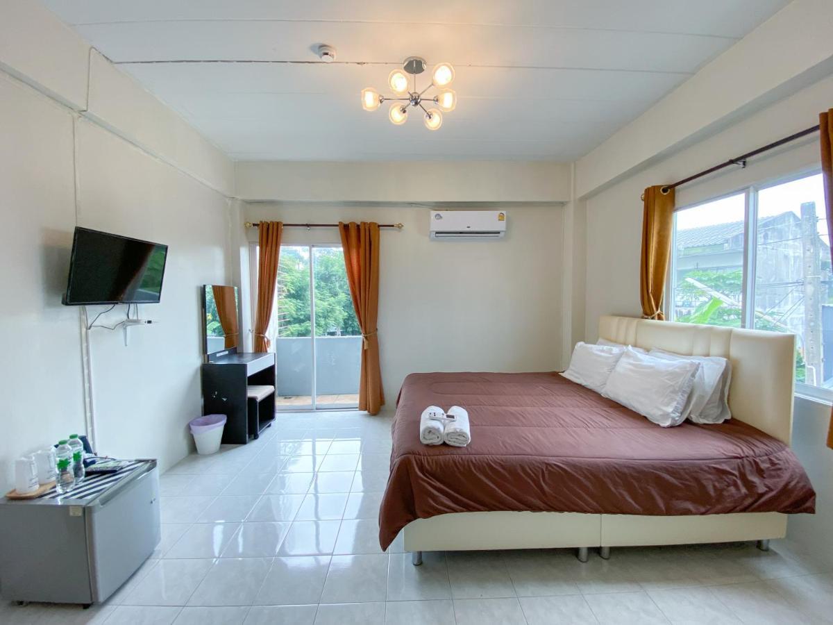 Uh Hostel Bangsaen Esterno foto